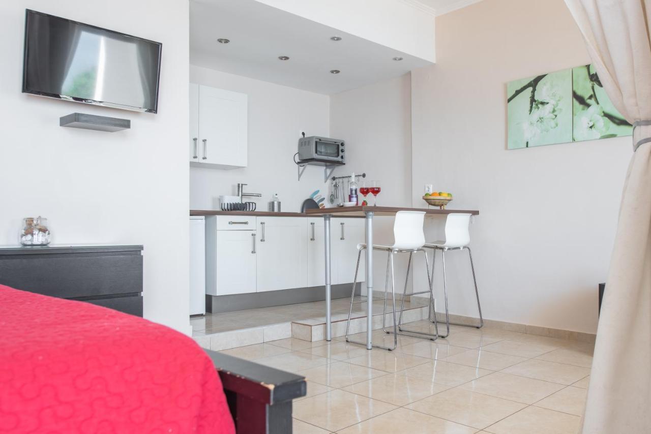 Galini Beach Studios And Penthouse Месонґі Екстер'єр фото