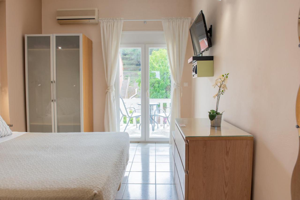 Galini Beach Studios And Penthouse Месонґі Екстер'єр фото